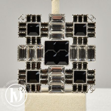 Broche carrée en métal et strass - Chanel