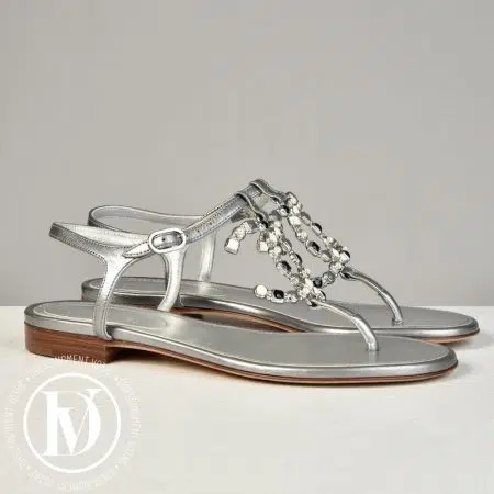 Sandales en cuir argenté p.36C - Chanel