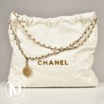 Sac Chanel 22 médium en cuir blanc - Chanel Dressingment Votre