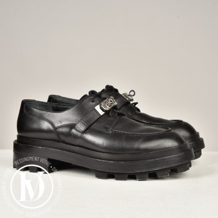 Derbies First en cuir noir p.40 - Hermès