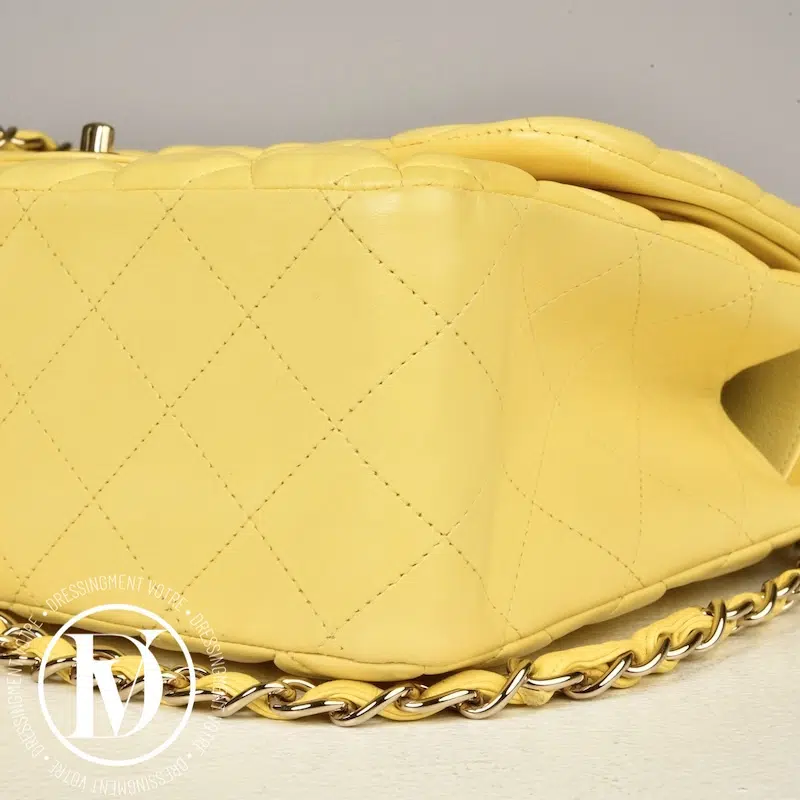 Sac Timeless Jumbo en cuir jaune - Chanel Sac Timeless Jumbo en cuir jaune - Chanel – Image 6