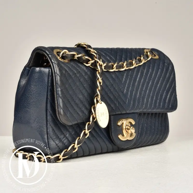 Sac chevrons en cuir bleu marine - Chanel Sac chevrons en cuir bleu marine - Chanel – Image 5