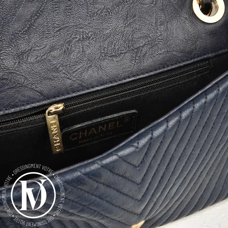 Sac chevrons en cuir bleu marine - Chanel Sac chevrons en cuir bleu marine - Chanel – Image 11