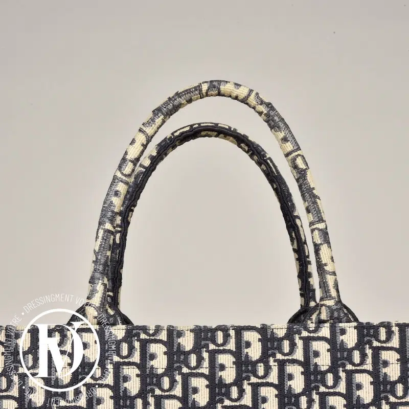 Book Tote médium toile DiorOblique - Dior Book Tote médium toile DiorOblique - Dior – Image 4