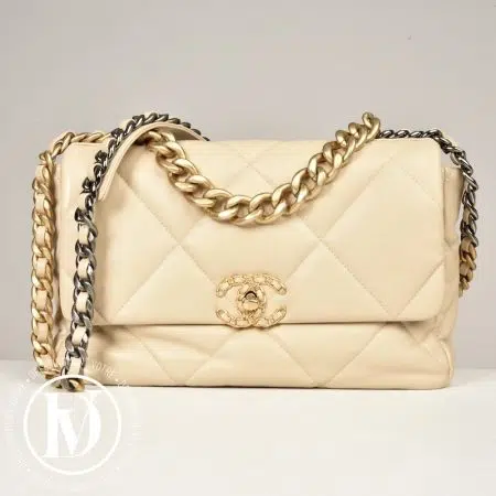 Accueil site seconde main de luxe,friperie de luxe,marque de luxe pas cher,seconde main vetement de luxe,friperie haut de gamme en ligne Sac Chanel 19 GM en cuir beige - Chanel