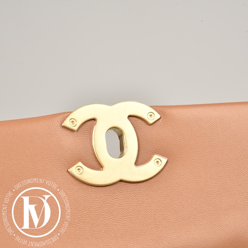 Sac Chanel 19 médium en cuir camel - Chanel Sac Chanel 19 médium en cuir camel - Chanel – Image 8