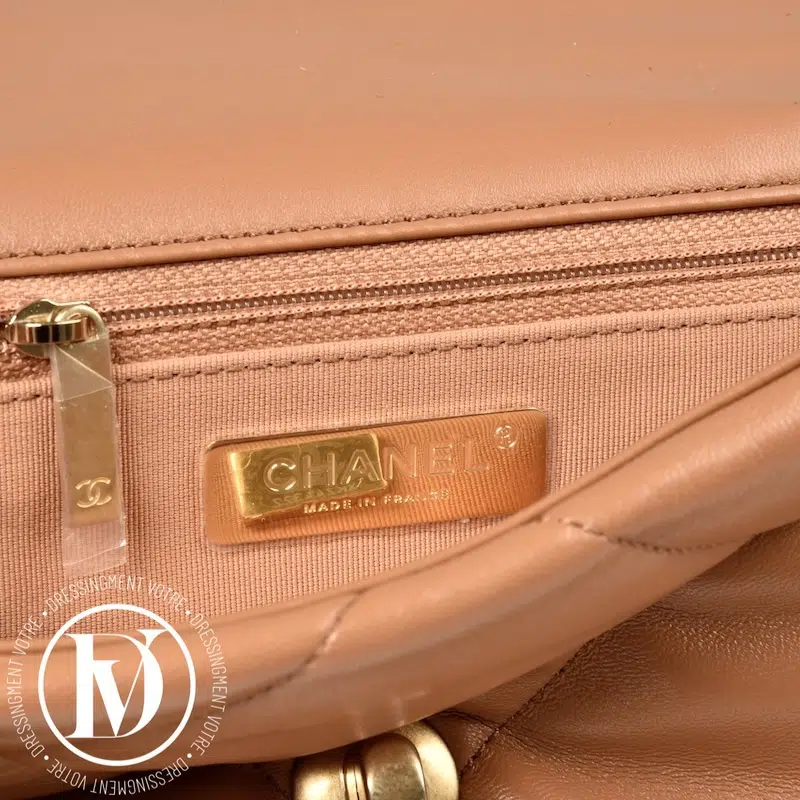 Sac Chanel 19 médium en cuir camel - Chanel Sac Chanel 19 médium en cuir camel - Chanel – Image 9