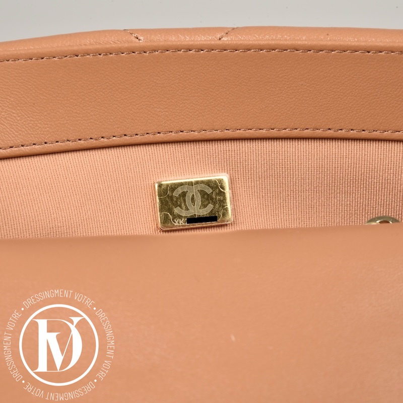 Sac Chanel 19 médium en cuir camel - Chanel Sac Chanel 19 médium en cuir camel - Chanel – Image 10