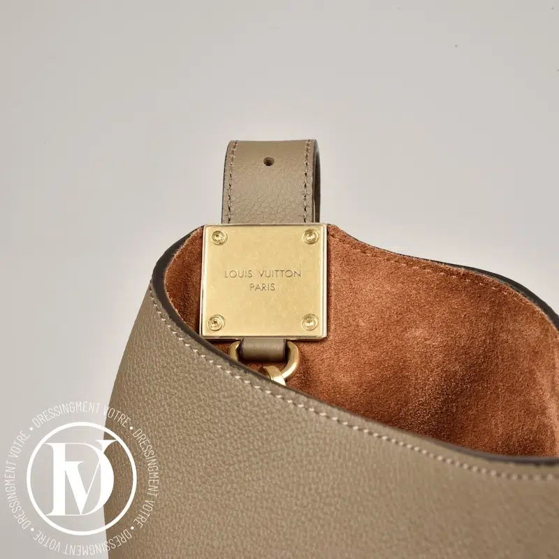 Sac Hobo PM en cuir smoke - Louis Vuitton Sac Hobo PM en cuir smoke - Louis Vuitton – Image 11