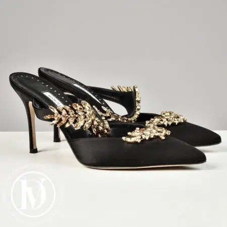 Accueil site seconde main de luxe,friperie de luxe,marque de luxe pas cher,seconde main vetement de luxe,friperie haut de gamme en ligne Escarpins Lurum 90 en satin noir p.39 - Manolo Blahnik