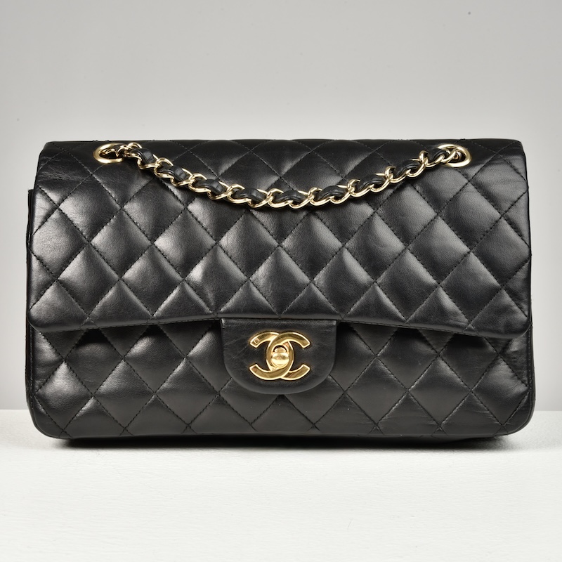 Sac Timeless médium en cuir lisse noir - Chanel Sac Timeless médium en cuir lisse noir - Chanel