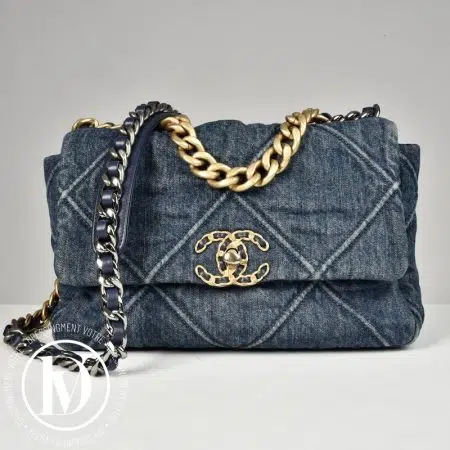 Accueil site seconde main de luxe,friperie de luxe,marque de luxe pas cher,seconde main vetement de luxe,friperie haut de gamme en ligne Sac Chanel 19 médium dénim bleu - Chanel