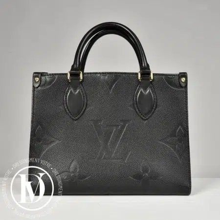Accueil site seconde main de luxe,friperie de luxe,marque de luxe pas cher,seconde main vetement de luxe,friperie haut de gamme en ligne Cabas OnTheGo PM monogram empreinte noir - Louis Vuitton