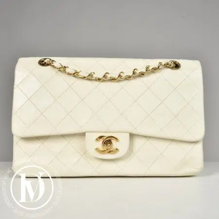 Accueil site seconde main de luxe,friperie de luxe,marque de luxe pas cher,seconde main vetement de luxe,friperie haut de gamme en ligne Timeless vintage médium en cuir blanc - Chanel