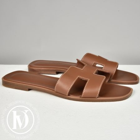 Mules Oran en cuir Gold p.37 - Hermès