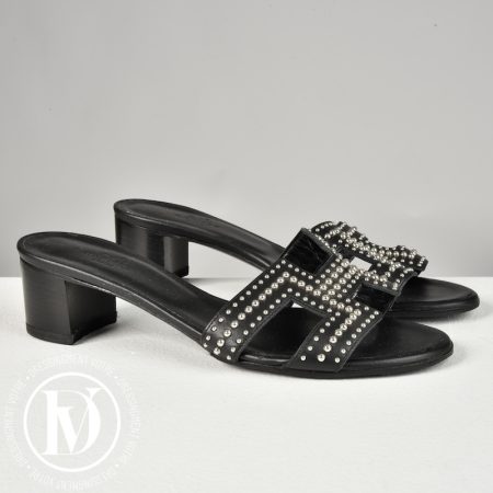 Mules Oasis en cuir noir clouté p.37 - Hermès Dressingment Votre
