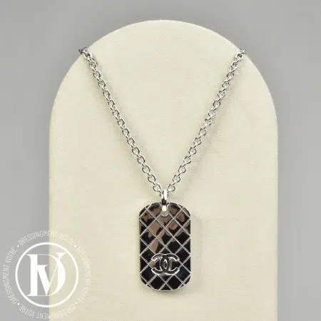 Collier médaille matelassée - Chanel